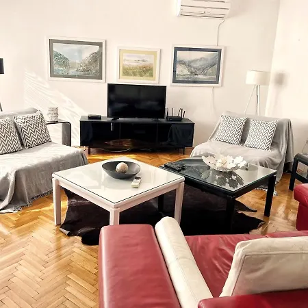 Mina Kladovo, 5-bedroom With Pool For Up To 12 People *