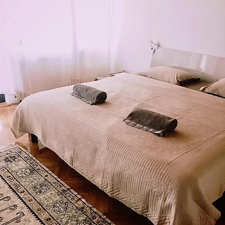 Villa Mina Kladovo, 5-bedroom With Pool For Up To 12 People Kladovo