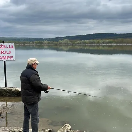 Mina Kladovo, 5-bedroom With Pool For Up To 12 People Kladovo