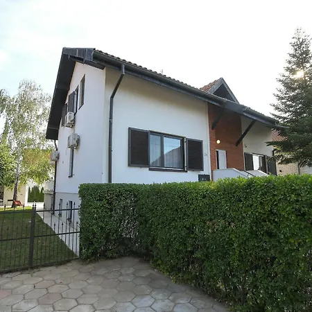 ヴィラ Mina Kladovo, 5-bedroom With Pool For Up To 12 People *