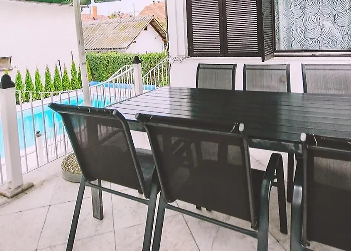 Mina Kladovo, 5-bedroom With Pool For Up To 12 People *