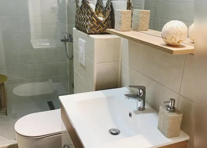 ヴィラ Mina Kladovo, 5-bedroom With Pool For Up To 12 People