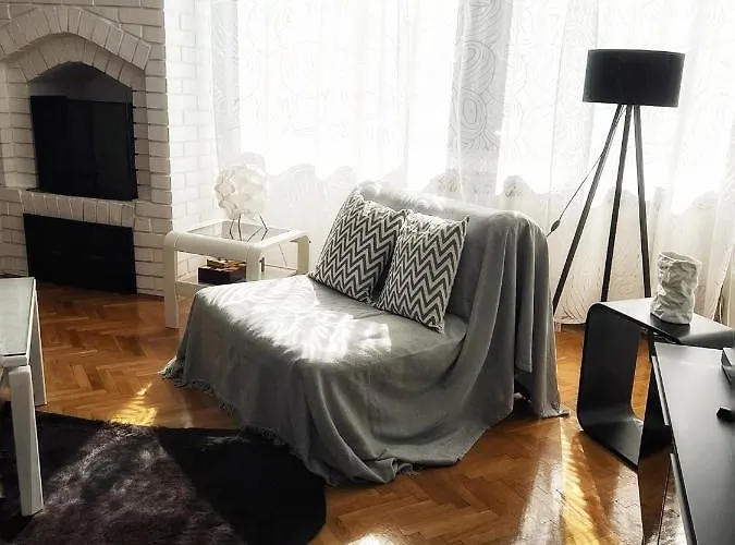 Mina Kladovo, 5-bedroom With Pool For Up To 12 People ヴィラ