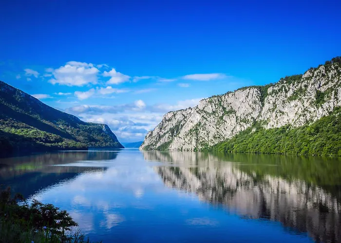 ヴィラ Mina Kladovo, 5-bedroom With Pool For Up To 12 People