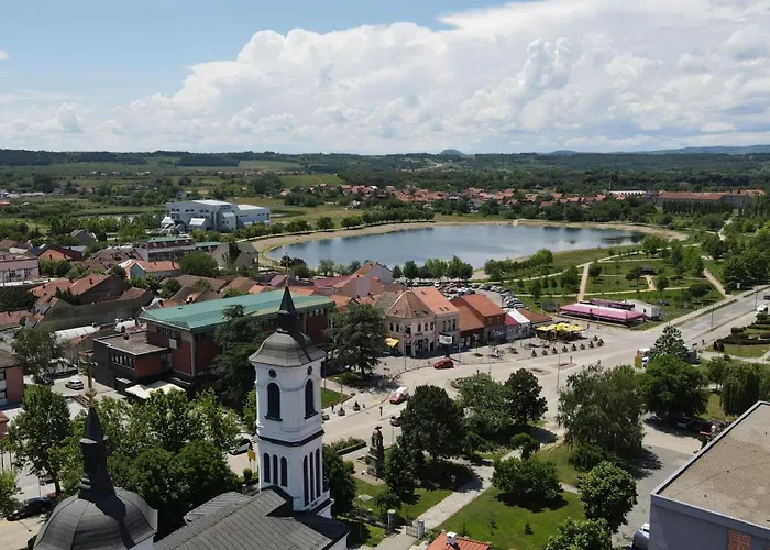 ヴィラ Mina Kladovo, 5-bedroom With Pool For Up To 12 People *