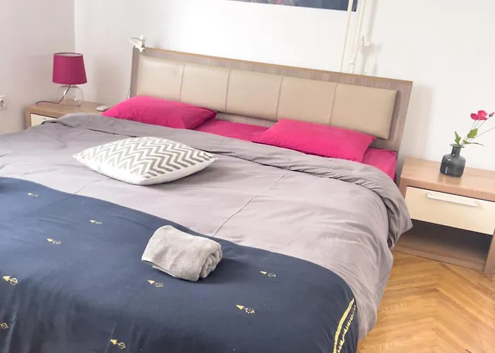 ヴィラ Mina Kladovo, 5-bedroom With Pool For Up To 12 People