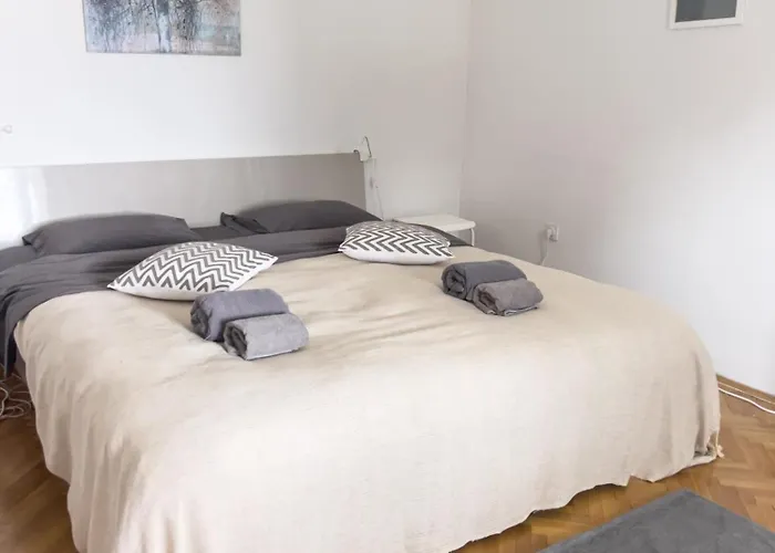 Mina Kladovo, 5-bedroom With Pool For Up To 12 People ヴィラ *