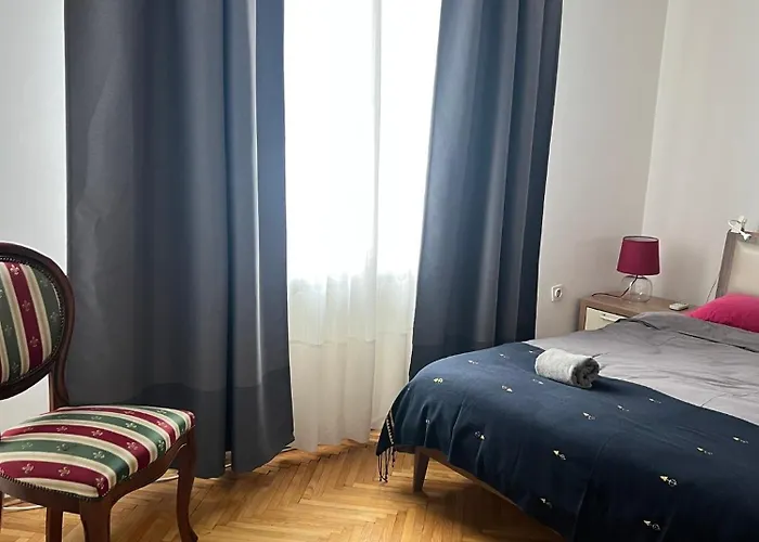 Mina Kladovo, 5-bedroom With Pool For Up To 12 People ヴィラ